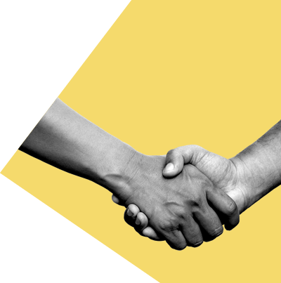 hommes-serrent-mains